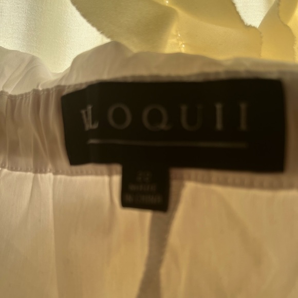 Plus size white shoulder dress. - Picture 3 of 4